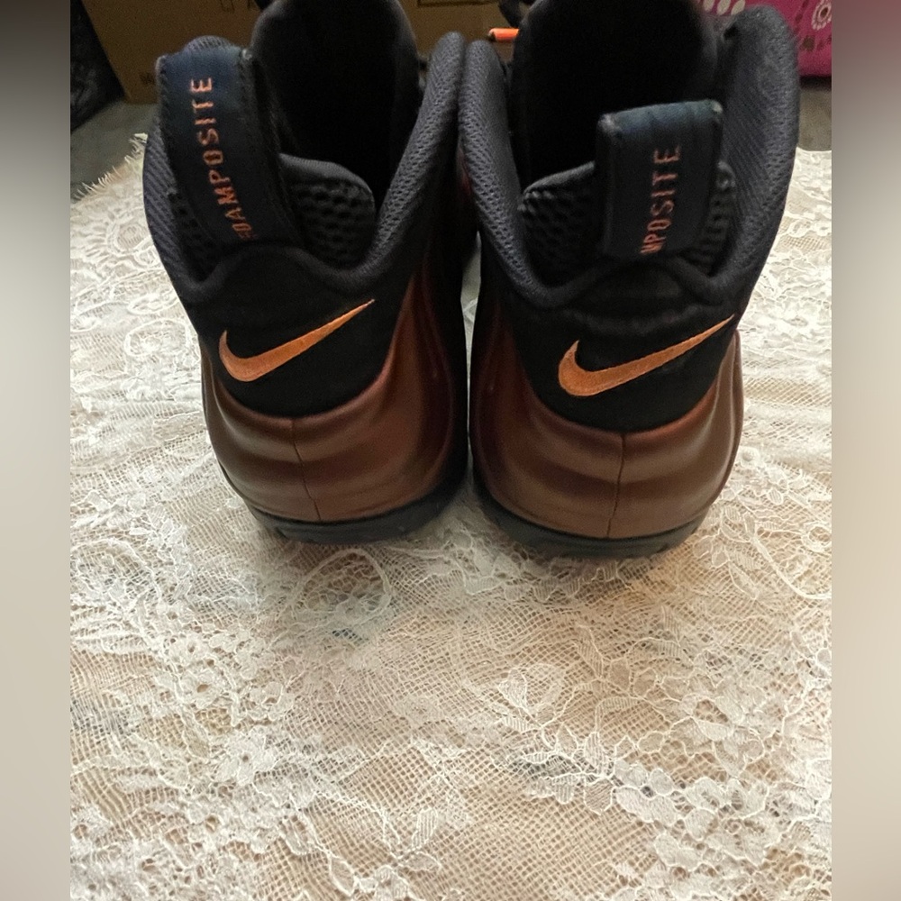 Nike Foamposite Black & Orange Men’s Size 8.5 - Picture 3 of 10